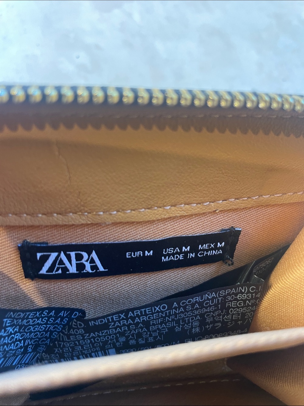 Zara Women’s Black Zip Wallet with Brown Pull Tab - Picture 3 of 4